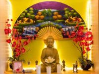 Bhudda und Dekoration im Thai-Stil.